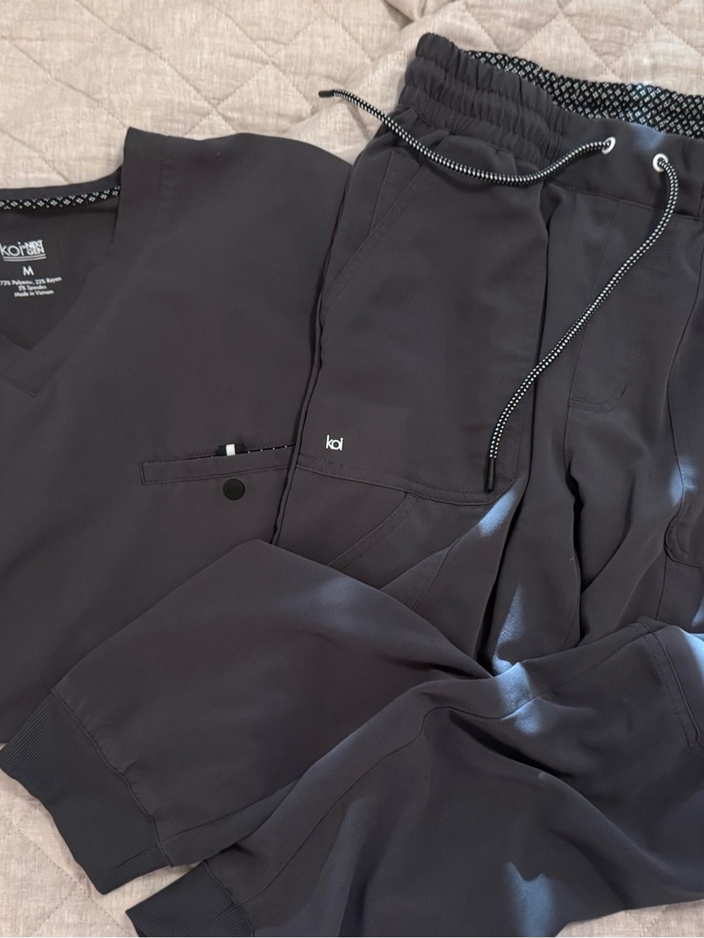 koi Men’s Dark Charcoal Jogger Scrub Set - V-Neck Top & Drawstring Pants